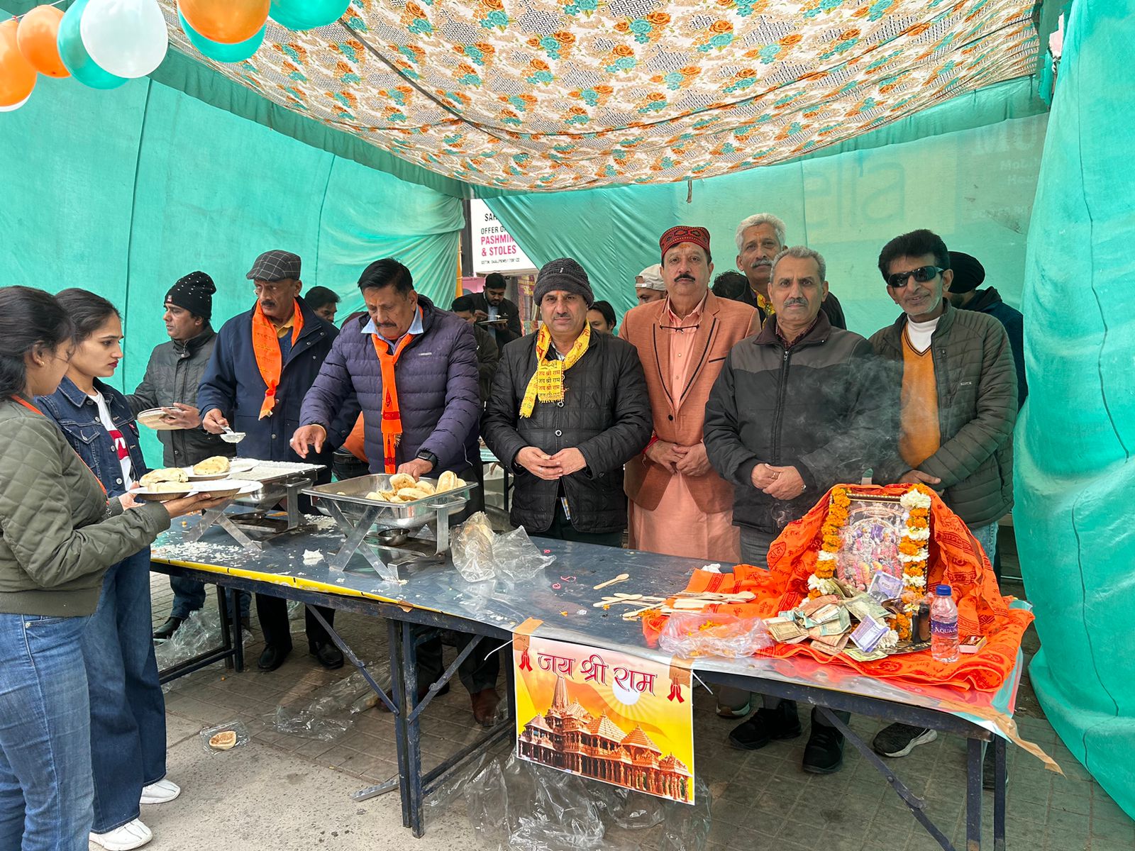 Bawa Building Shopkeepers organised a langar sewa